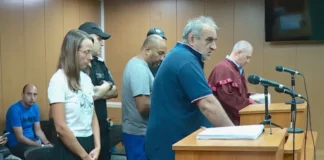 Задържаните за източване на чужди банкови карти остават в ареста