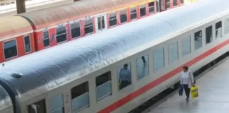 Тийнейджъри пребиха кондуктор на влак в Плевен