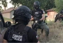 ГДБОП удари банда за търговия с оръжия и боеприпаси