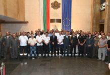 Калин Стоянов награди огнеборците, потушавали пожари в страната