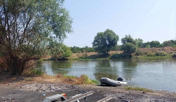 Издирват 9 годишно дете изчезнало във водите на река Марица съобщиха