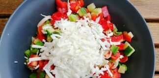 Задължават ресторантите да обявяват, ако в шопската има имитиращ продукт вместо сирене