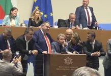 Делян Добрев: Малцинството завзема насила властта в Народното събрание, това се нарича ПРЕВРАТ