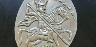 Костадинов показа първата копейка – „специално за родните еничари“