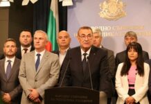 Хората на Ахмед Доган няма да отпишат ДПС от коалицията си за изборите