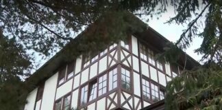 Данаил Папазов показа още един палат, обитаван от Ахмед Доган (Снимки)