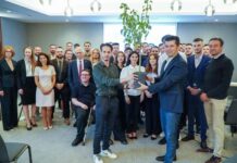 Колкото и да се напъват ПП/ДБ, все ще приключват в скута на Пеевски