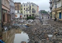 Наводненията в Централна Европа затвориха десетки заводи и стотици магазини