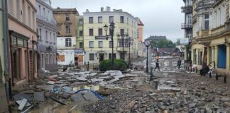 Наводненията в Централна Европа затвориха десетки заводи и стотици магазини