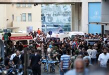 Хиляди членове на „Хизбула“ пострадаха заради „хакнати“ пейджъри, осем загинаха