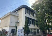 Изписаха детето, чиято майка скочи с него от 3-ия етаж на хотел в Кърджали