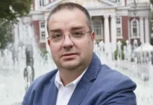 Михаил Ставрев напусна групата на БСП, Нинова, Свиленски и Ченчев – не