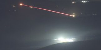 Бомби избухнаха край летището в Бейрут