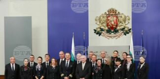 Правителството награди екипите на Държавния авиационен оператор за евакуацията на българите от Ливан