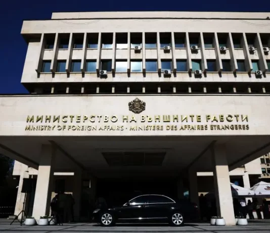 МВнР: Европа говори, пише и плаща на български