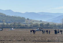 Двамата парашутисти скочили от балон, заради гъста мъгла отворили късно парашутите си
