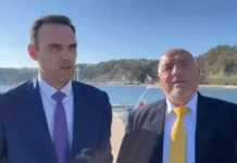 Борисов разгледа новото рибарско пристанище в Бяла, чието финансиране започна при неговото правителство /видео/