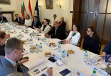 Бойко Борисов заяви на посланиците от ЕС, че ГЕРБ ще положи всички усилия за съставяне на редовно правителство с пълен мандат