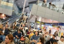 Българи са блокирани на летището във Валенсия след наводненията