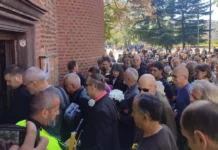 България се сбогува с музикалната легенда Кирил Маричков