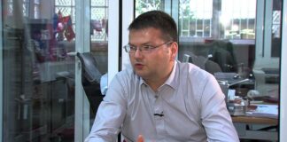 Съветник на македонската президентка Силяновска е гражданин на България от 2003 г., подновил си паспорта през 2022-а