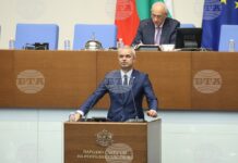 Като трета политическа сила Костадинов се обяви за незаобиколим фактор в управлението