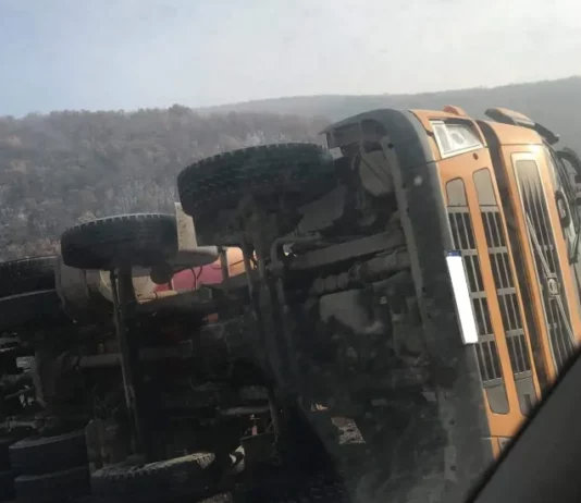Камион падна в дере в Силистренско, шофьорът загина
