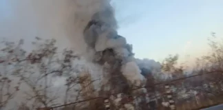 Голям пожар бушува в района на надлез „Надежда“ в София