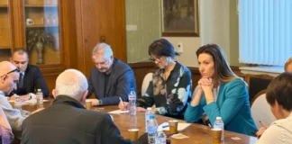 ГЕРБ-СДС: Кирил Петков излъга таксиметровите шофьори