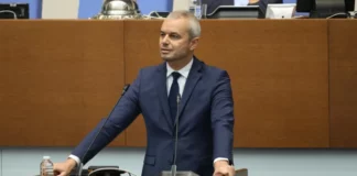 Депутати бойкотираха декларацията на „Възраждане“