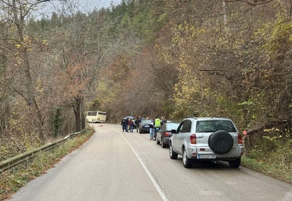 Двадесетгодишен е загинал на пътя Велчево – Дебнево съобщи за