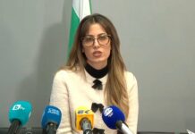 Мъжът, който наряза жена си с макетно ножче, първо избягал, после се предал