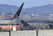 Самолет със 181 души катастрофира в Южна Корея, засега има само двама оцелели