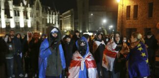 Пета поредна нощ на протести и арести в Грузия