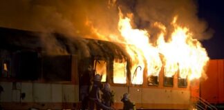 Четирима души загинаха при пожар във вагон в София