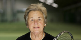 Гол мъж с нож нападнал Юлия Берберян