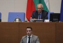 Божанков се скара на „Възраждане“ и Иван Петков от БСП, че ходили на форум на БРИКС в Русия