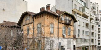 „Екипът на Терзиев“ прати една знакова къща от Стара София в историята