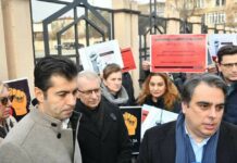 Защо Асен Василев умира от страх, че Лъчезар Ставрев може да пропее?