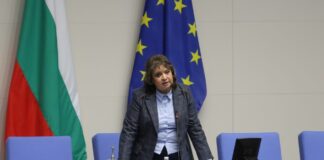 Подалата оставка Киселова: Показвам как трябва да се постъпва