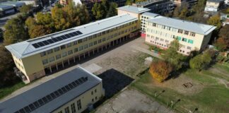 Спукана тръба наводни училище в Перник, евакуираха учениците