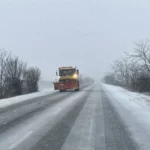 Републиканските пътища са проходими при зимни условия, 263 машини чистят снега