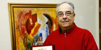 Почина емблематичният спортен коментатор Петър Василев