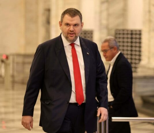 Делян Пеевски се отказва от охраната си