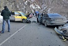 Заспал шофьор на такси причинил тежката катастрофа, затворила пътя за Пампорово