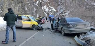 Заспал шофьор на такси причинил тежката катастрофа, затворила пътя за Пампорово