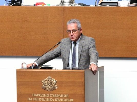 ДПС иска правителството да компенсира хората и бизнеса за повишените цени на горивата