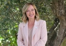 Български журналист пита Джорджа Мелони: Газите ли мравките?