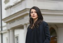 „Юристката“ Лена Бориславова иска Слави Трифонов да й плати обезщетение, преди да е приключило делото