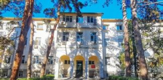 Лекарите от болницата в Сандански оттеглиха оставките си